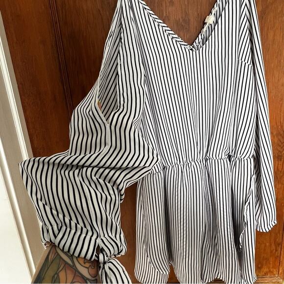 EUC Rebellion Again Black‎ White Striped Romper Large - Picture 2 of 9